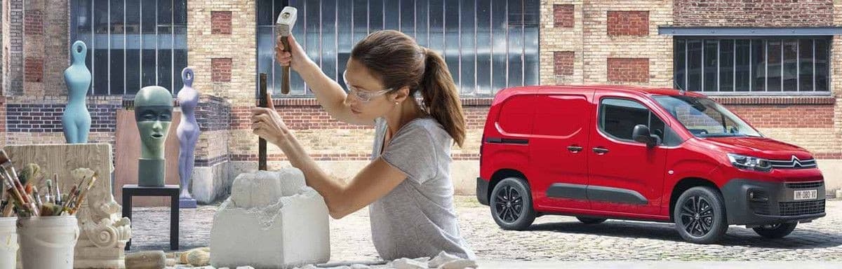 DISEÑO - Robusto y protector, el Berlingo adopta un diseño exterior enérgico con líneas fluidas, sin agresividad.